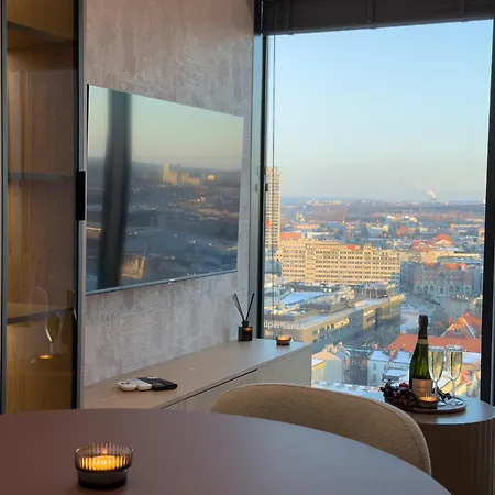 Urban Global Skyline - 22nd Floor No 17 - Air Condition - Free Garage - Luxury Apartment *