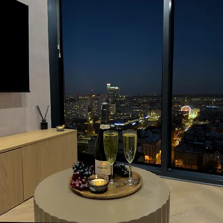 Apartment Urban Global Skyline - 22nd Floor No 17 - Air Condition - Free Garage - Luxury