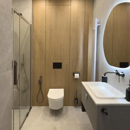 Urban Global Skyline - 22nd Floor No 17 - Air Condition - Free Garage - Luxury Apartment