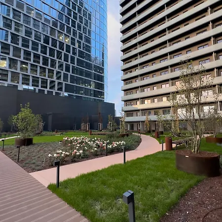 Urban Global - 22th Floor No 17 -free Garage, Self Check-in *