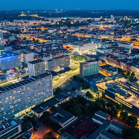 Urban Global Skyline - 22nd Floor No 17 -free Garage - Luxury Katovice