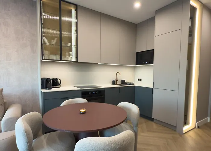 Urban Global - 22th Floor No 17 -free Garage, Self Check-in קטוביץ