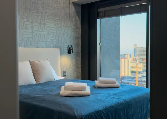 Urban Global - 22th Floor No 17 -free Garage, Self Check-in Apartamento *